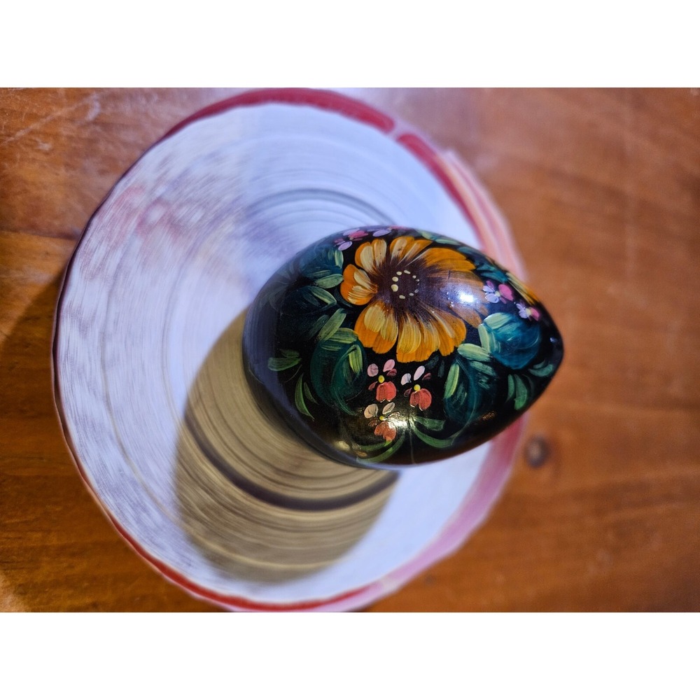 VINTAGE RUSSIAN USSR LACQUERED HAND-PAINTED FLOWERS ON FLORAL WOODEN EGG, SIGNED - Picture 12 of 16
